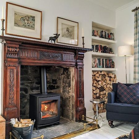 Central Hawick Spacious Stylish Flat With Log Burner Экстерьер фото