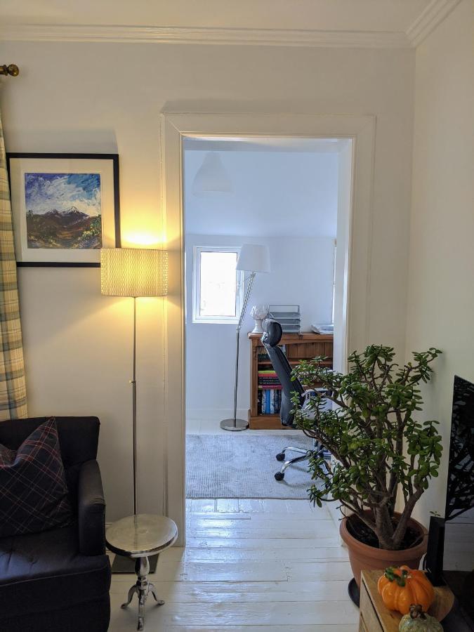 Central Hawick Spacious Stylish Flat With Log Burner Экстерьер фото