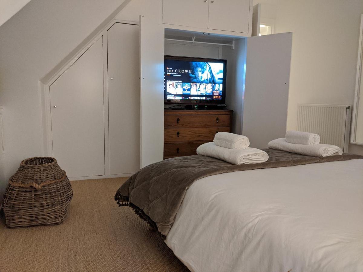 Central Hawick Spacious Stylish Flat With Log Burner Экстерьер фото